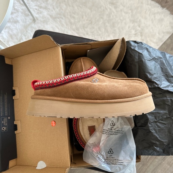 UGG Tazz Platform Slippers - Picture 3 of 7